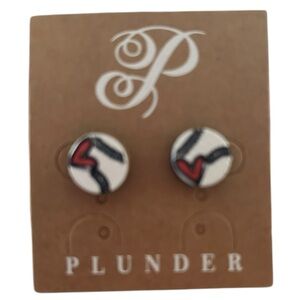 Plunder Design "Hit It White" Baseball Softball Stud Earrings – Heart Detail
